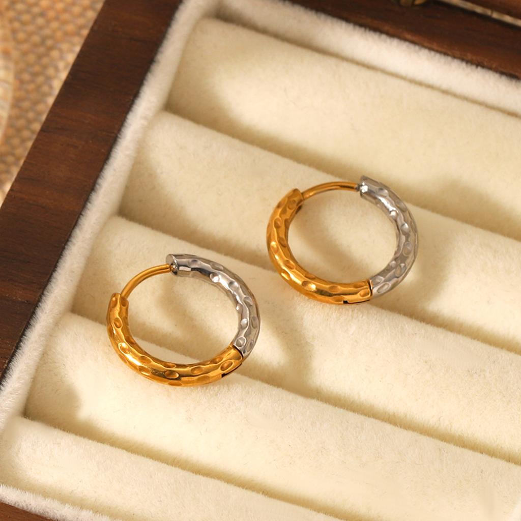 Minimalist style gold and silver color-block hammered texture earrings for women, niche design hoop earrings, simple ear jewelry