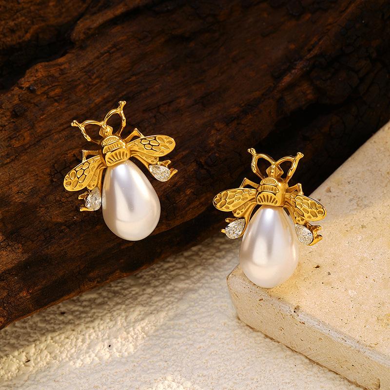 1011 New European and American Fashion INS Gold Bee Earrings: Trendy Personalized Earrings