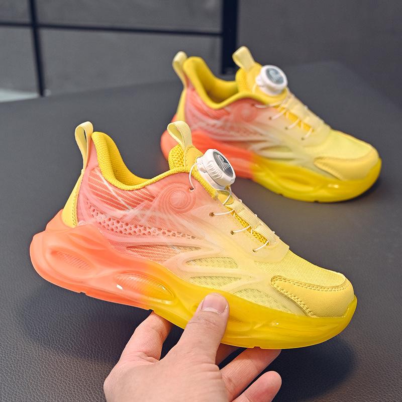 

2025 новые весенние спортивные кроссовки для мальчиков, сетчатые дышащие светящиеся, с вращающейся пряжкой, нескользящие спортивные кроссовки для детей среднего и старшего возраста 39