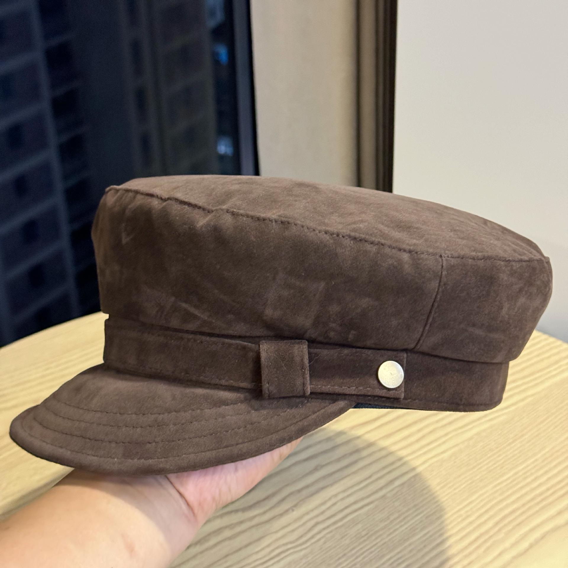 

Новая замшевая шляпа темно-синего цвета для женщин с маленьким мягким козырьком, модная ретро шляпа-таблетка в стиле Гонконга и кепка с козырьком Adjustable