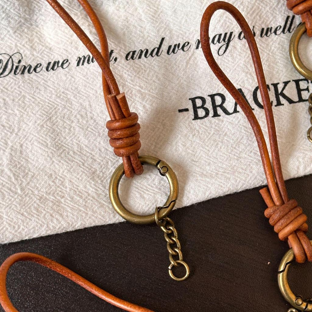 Retro Leather Keychain Pendant: Stylish, Simple Niche Accessory Lanyard