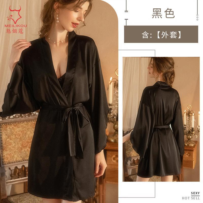 

In spring and autumn, satin home nightgown, court style, silky, you can wear morning gown suspenders, and one piece will be sent on your behalf. One size fits all чёрный
