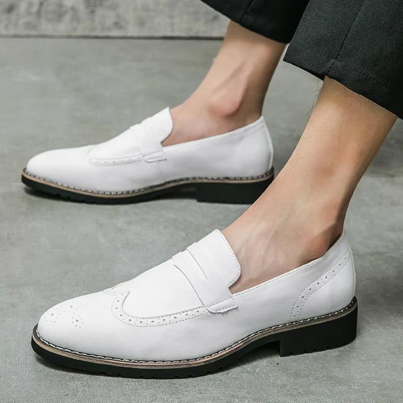 British Trendy Gentleman Pointed Oxford Brogue Leather Shoes Men Casual Loafers Formal Dress Footwear Sapatos Tenis Masculino