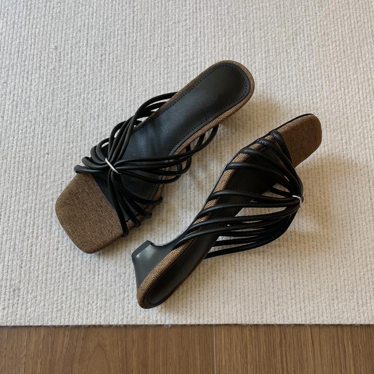 

Spot sheepskin version~ French woven word with holiday style thick heel cool slippers women s square head temperament retro slippers 35