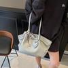 Shoulder bag Large capacity work commuter bag High sense fashion texture Niche women's bag