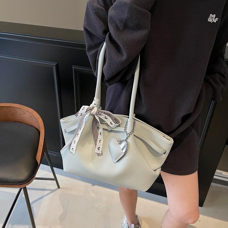 Shoulder bag Large capacity work commuter bag High sense fashion texture Niche women's bag