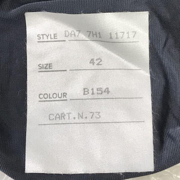 40 000 jenů s visačkou Gentry Portofino bez rukávů střih a šití šedé dámské 42 vyrobeno v Itálii(POUŽITÝ)