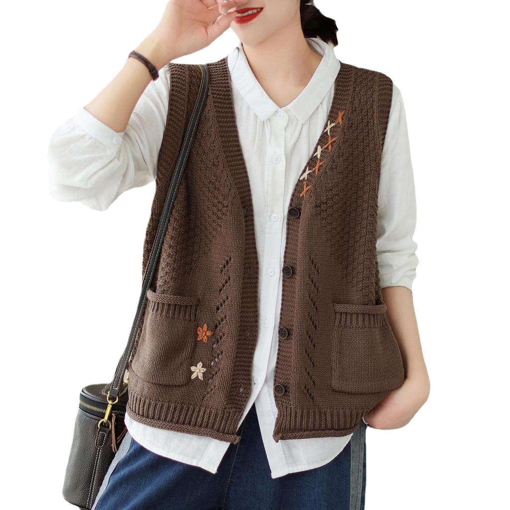 Spring/Summer New Retro Sleeveless Knitted Vest for Women with V-neck Hollow Knitted Cardigan Tank Top