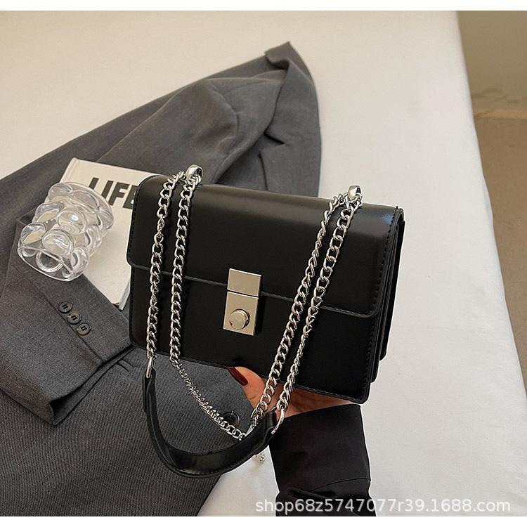 

High-end texture bag women s 2025 new spring and summer versatile crossbody bag fashionable super hot shoulder small square bag чёрный