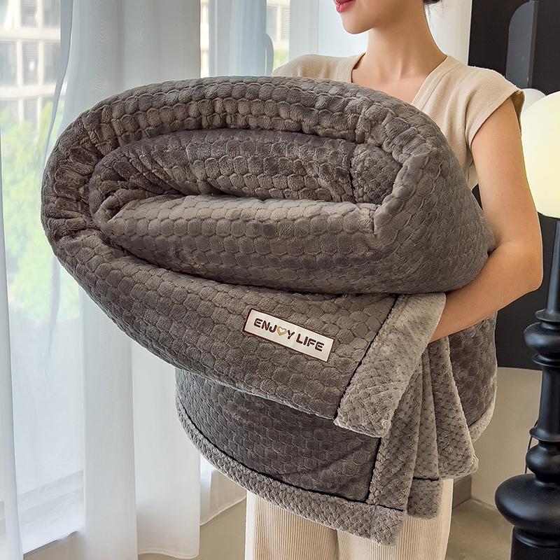 Coral Fleece Autumn Winter Warm Blankets for Bed Thicken Velvet Blanket Quilt Soft Comfortable Warmth Quilts Washable Machine