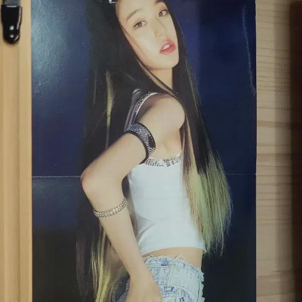 

Ive Jang Won-young Mini Poster
