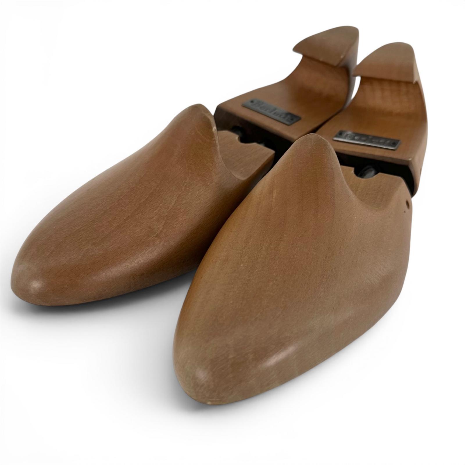 Great BERLUTI Shoe tree Logo-engraved shoe trees Brown wooden mens 7 Used
