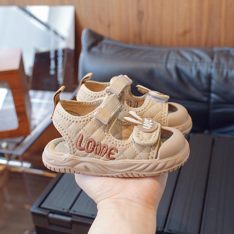 Barnsandaler Babysandaler Sommar Halkfria Mjuka Sulan Småbarnsskor för Pojkar och Flickor Tåskyddssandaler