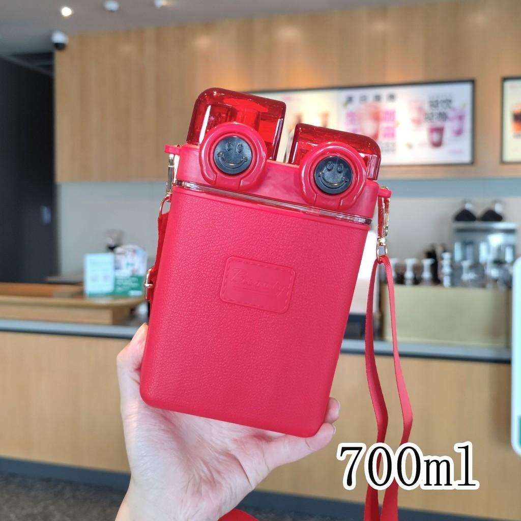 

700ml Portable Plastic Double Drinking Bottle Cartoon Sealing Straw Kids Cup червоний