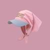 Cappello estivo con protezione solare, cinturino regolabile e motivo ricamato per attività all'aperto