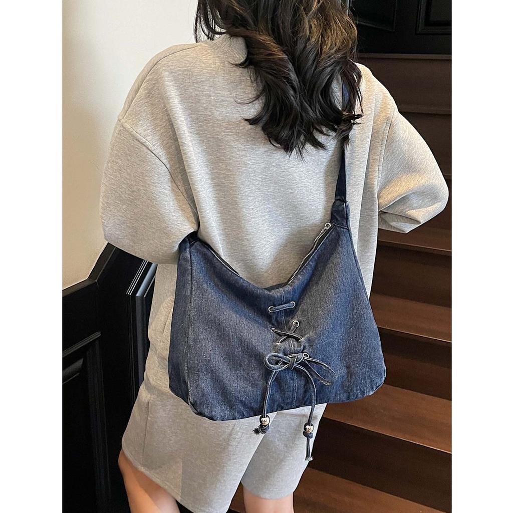 Lässiger Stil große Kapazität Umhängetasche 2026 neues Nischen-Design Jeansstofftasche Premium-Textur Crossbody-Tragetasche