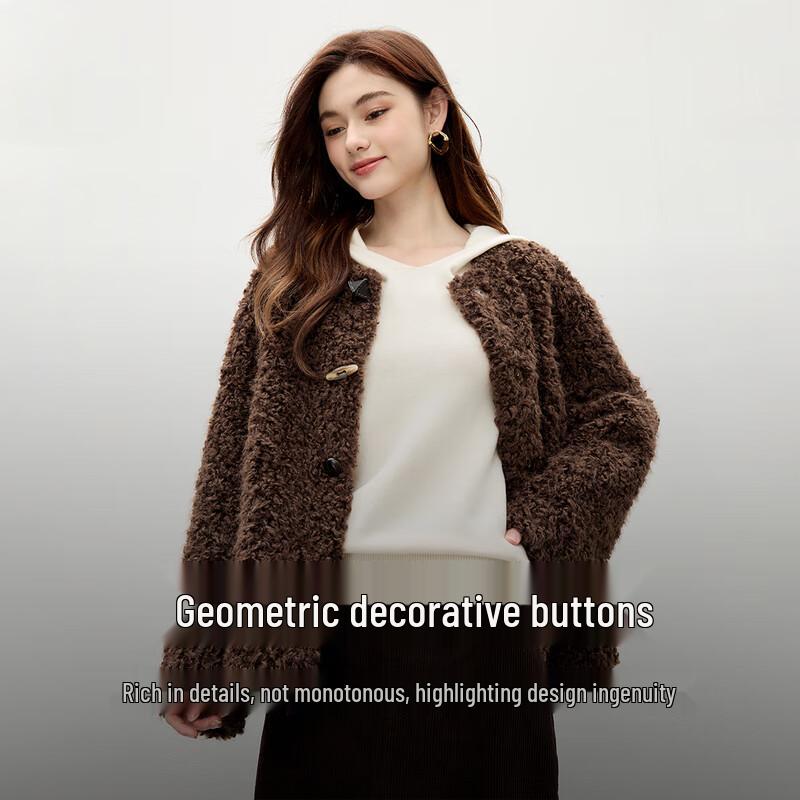 

Женское классическое короткое пальто с круглым вырезом и декоративными пуговицами L