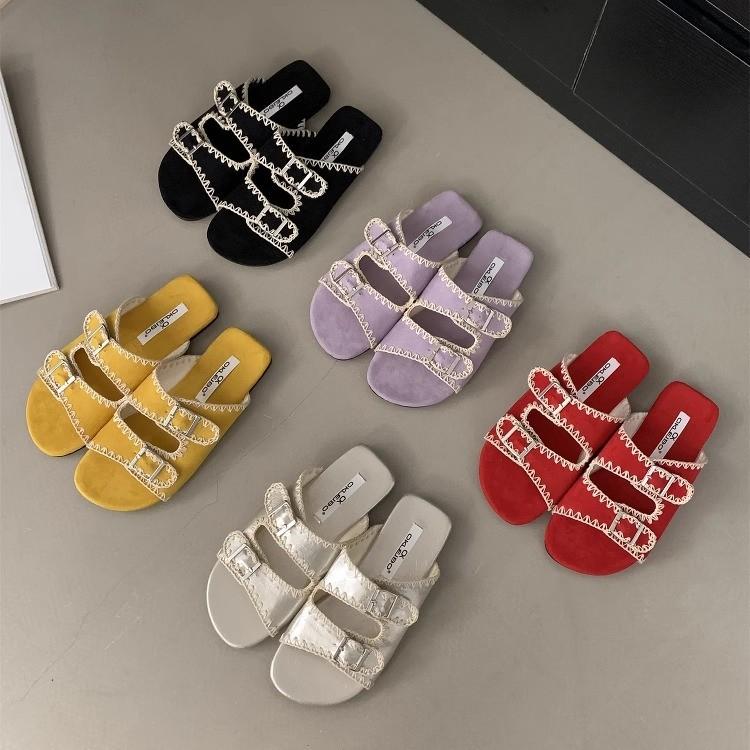 Flat-bottomed fashion outer wear belt buckle cool slippers women's shoes 2025 new summer outer wear yellow beach sandals