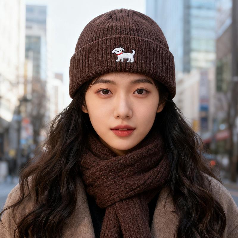 Bestickte Strickmütze für Damen Herbst und Winter Koreanische Version All-Match Wollmütze Kleines Gesicht Großer Kopfumfang Warme Mütze