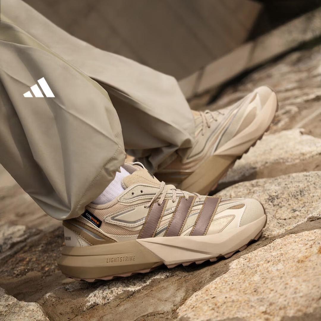 

Adidas LIGHTBLAZE ATR Stabilizing Cushioning Rebound Running Shoes - Women s Model JP7775 36