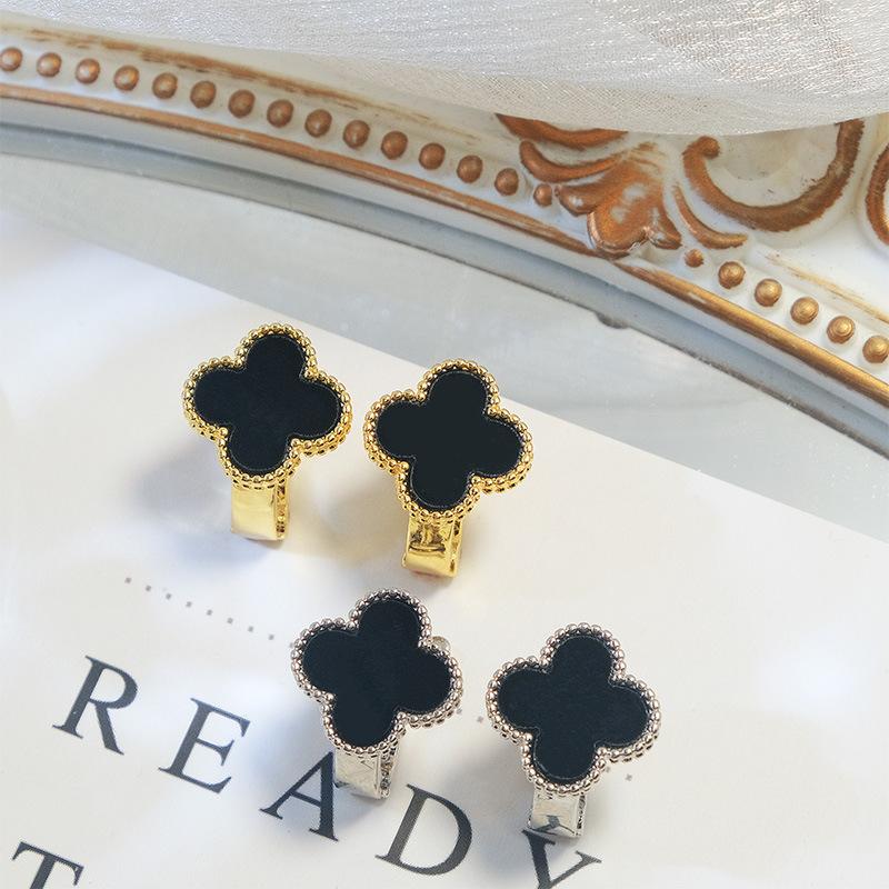 Fashion Earrings Simple Sweet Fresh Exquisite Lucky Four-leaf Clover Earring Buckle Temperament Female Earrings