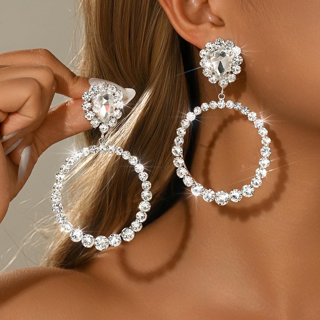 High end temperament, socialite style, super sparkling circular large earrings, earrings, and accessories