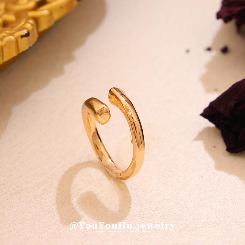 European-American Retro Floral Pleated Ring - Versatile & Irregular Design