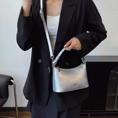 Spring and Summer Niche Retro Bag Women's New Trendy Shoulder Messenger Bag Versatile Dumpling Commuter Armpit Bag