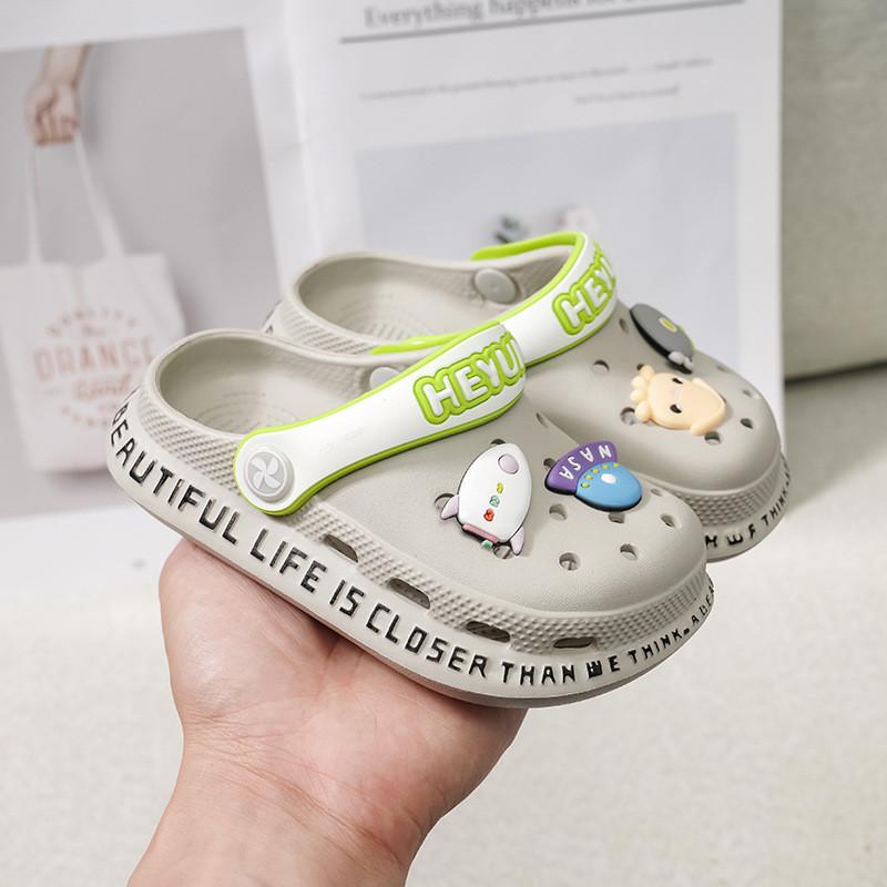 Stylish Cartoon Kids Hole Shoes Breathable Summer Sandals For Boys And Girls Comfortable Eva Design