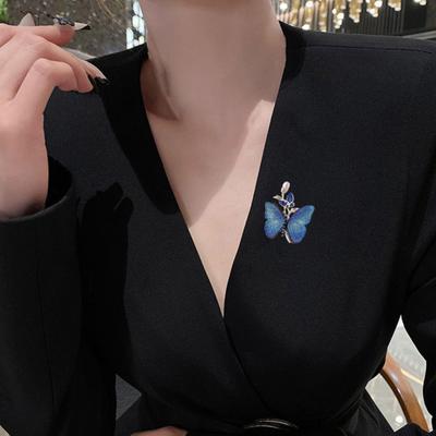 Women Brooch Sparkling Rhinestones Inlaid Imitation Pearl Decor Butterfly Decor Suit Lapel Pin Sweaters Collars Hats Bags Badge