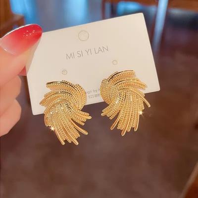 Boucles d'oreilles puces Ailes en Métal Tissé Couleur Or pour Femme Mode Douce Géométrie Bijoux de Mariage Cadeau Romantique Saint-Valentin