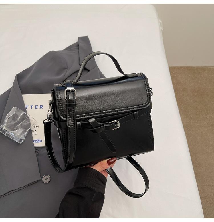 Commuter To Work Handbag Small Square Bag 2025 Spring New Retro Fashion Casual Shoulder Bag High Value Messenger Bag