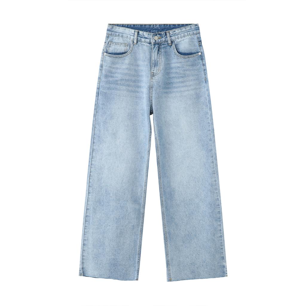 Frühlingsneuheit für Herren. Dünne, lässige Jeanshose mit personalisiertem Saum und rohem Saumdesign