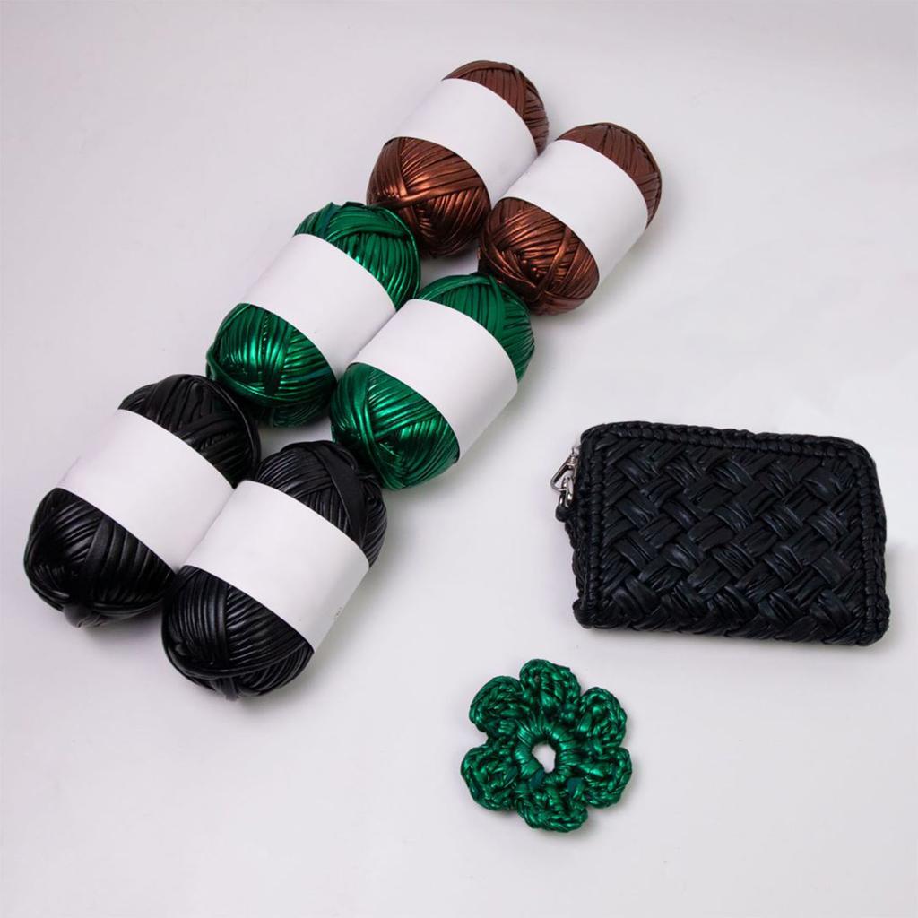 40metrová metalická tričková příze lesklá příze Kovová pletací příze Kovová polyesterová příze pro ruční háčkování tašek