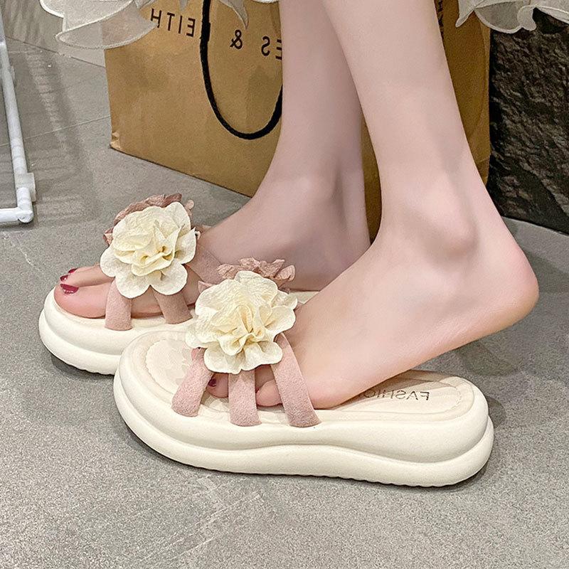 Fashion fairy 2025 one word cool summer new female summer versatile beach muffin soft bottom flower one word slippers