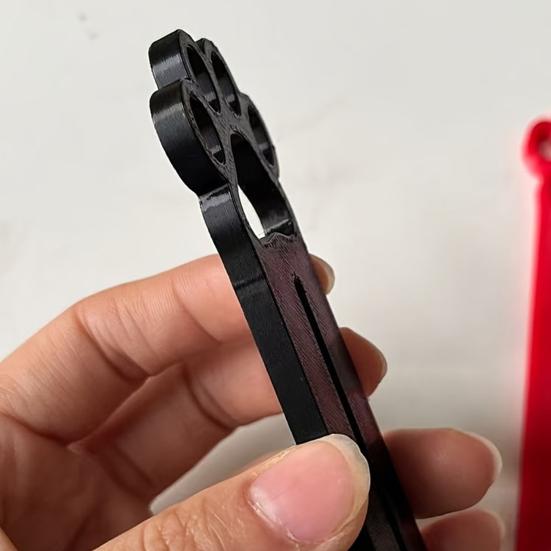 3D Printed Cat Paw Food Squeezer, Pet Tool with Open Design, Fits All Cat Food & Treat Bags, One-Piece Break-Resistant Craft, Compact Easy-Clean