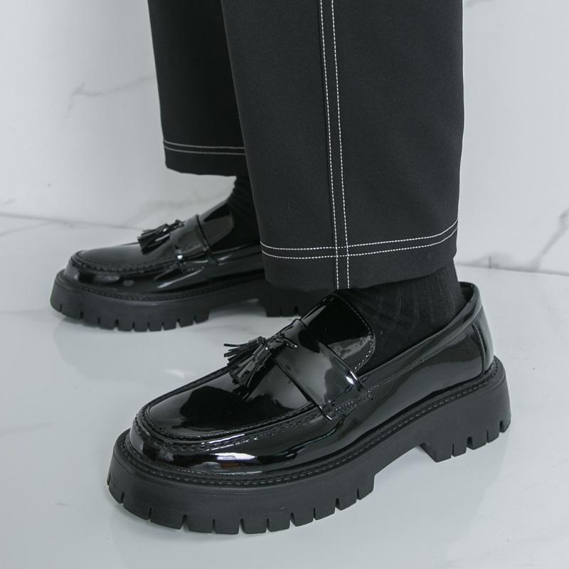 Fashion Designer New Green Black Tassels Loafers For Men Flats Male Walking Height Increasing Shoes Business Dress Moccasins