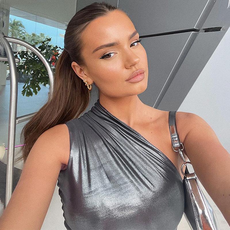 2026 New Women's Slim Fit Solid Color Oblique Shoulder Sleeveless Wrapped Hip Dress Trend