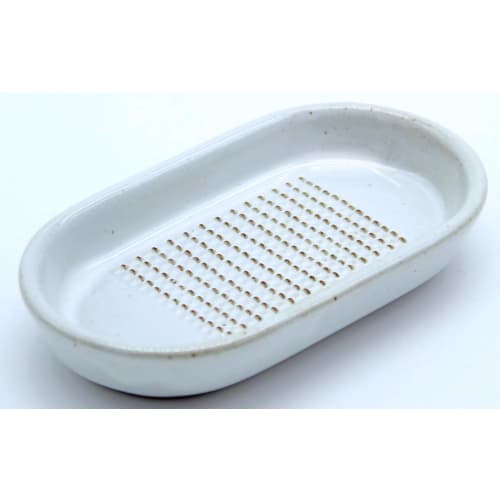 Ryusei Kiln's Mysterious Ginger Grater, White, with No Skewer