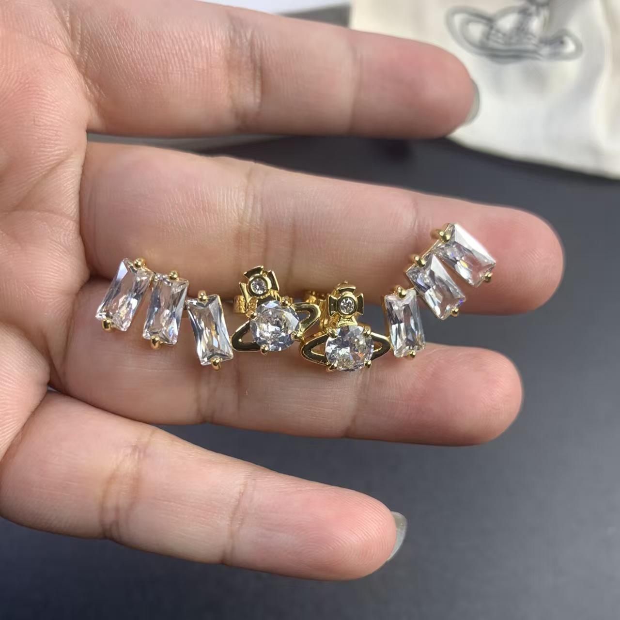 Неправильный циркон Императрицы-вдовы Сатурн Набор ювелирных изделий: Ожерелье, Браслет, Серьги - Женские, Легкая Роскошь, Полностью Алмазные, Модные.