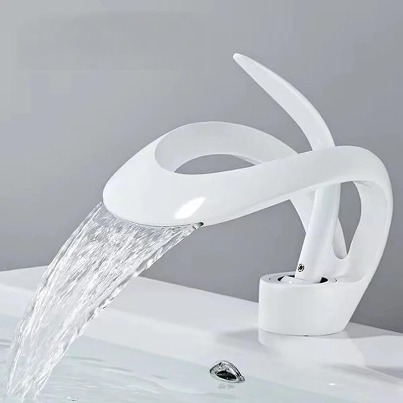Waterfall Creative Bathroom Basin Faucet Sink Faucet Deck Mounted Hot Cold Water Mixer Crane Brass Body Single Hole Taps Mixers