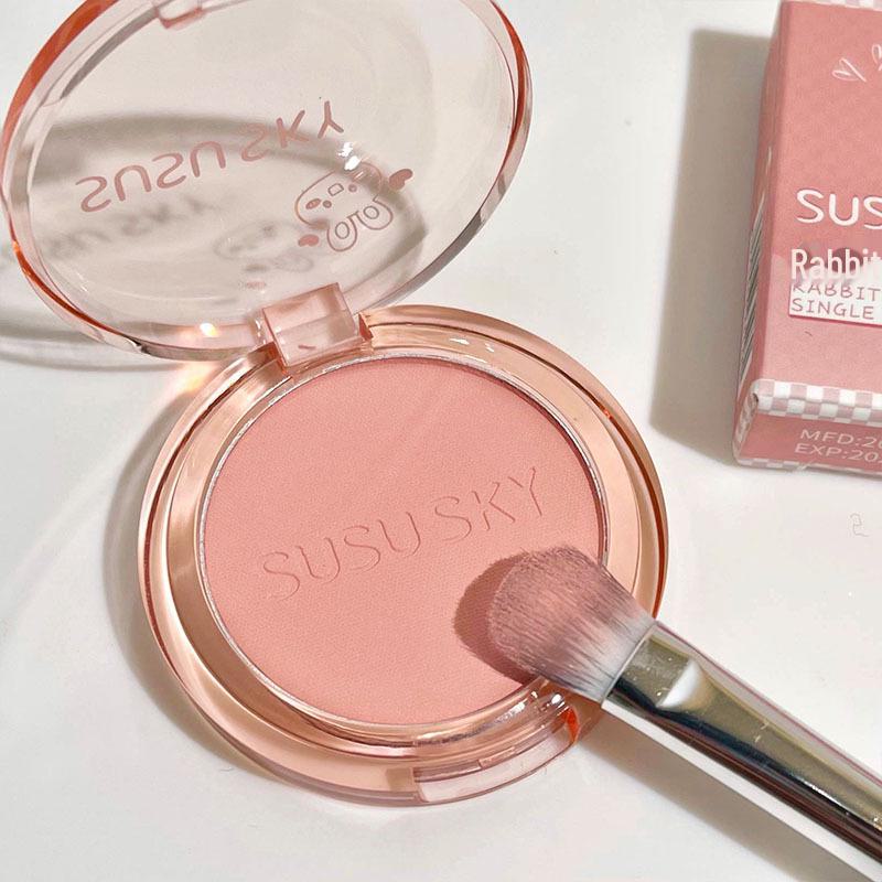 SUSU SKY Einfarbiges Rouge: Seidig, Highlightend mit feinem Schimmer, Vielseitig und universell schmeichelnd