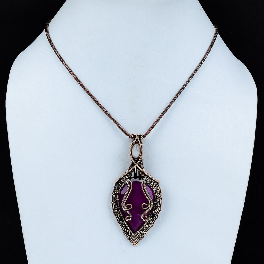 Im Labor hergestellter Rubin, Mondstein, Edelstein, reiner Kupferdraht, umwickelt, handgefertigter Designer-Anhänger, Schmuck, Geschenk für Frau
