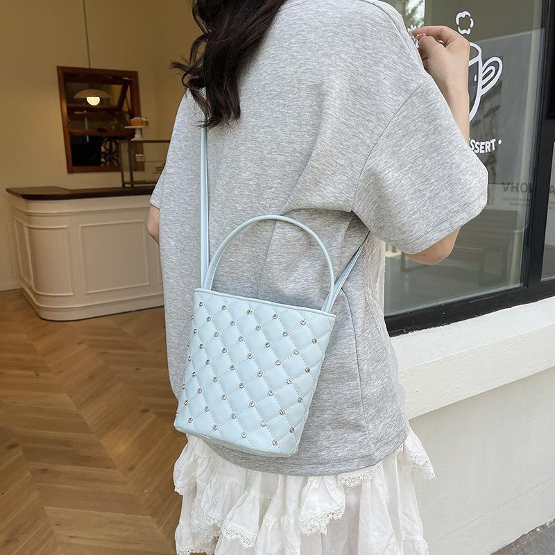 Rhombus Embroidery Thread Small Bag Women's New Summer Popular Versatile Chain Messenger Bag Exquisite Bucket Bag