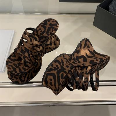 Designer Leopardendruck Schmalband Plateau Keilabsatz Pantoletten Damenmode Bankett Party Damenschuhe