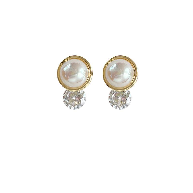 Round Zircon Pearl Mosquito Coil Disc Earclip, High-end Temperament Stud Earrings, Simple and Fashionable Versatile Earrings, Exquisite Earrings.
