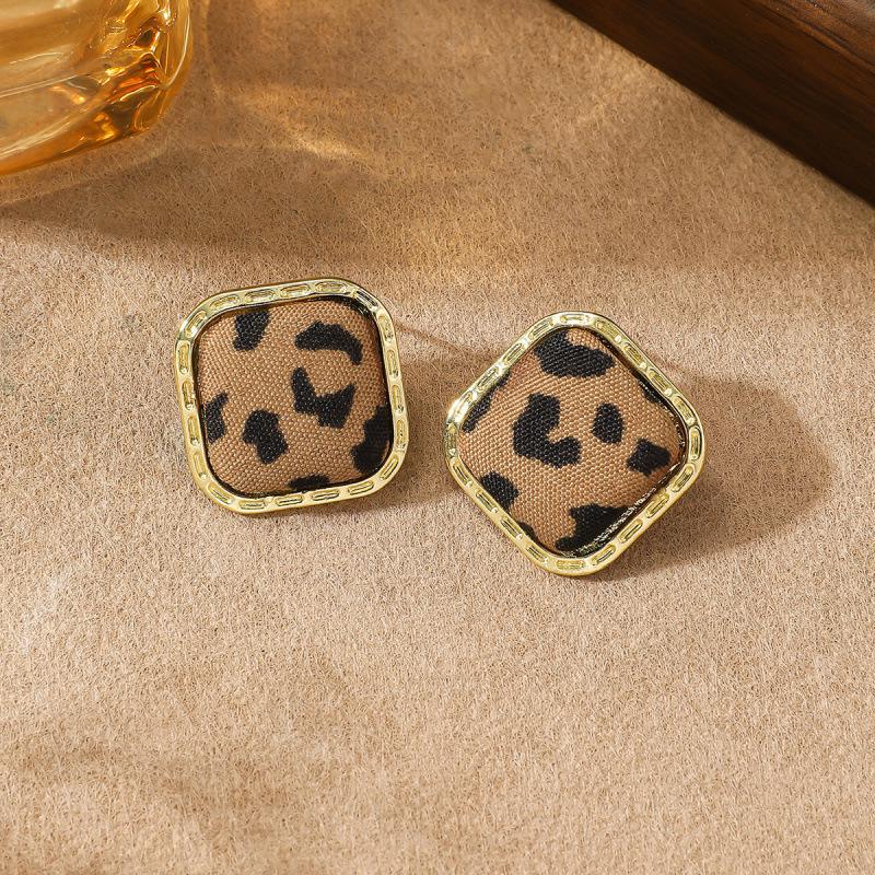 Hong Kong Style Retro Leopard Print Stud Earrings – Trendy Minimalist Autumn/Winter Accessories