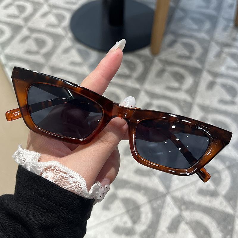 2026 Trendige Hip-Hop-Stil Katzenaugen-Sonnenbrille Einzigartiges Persönlichkeitsdesign Anti-Ultraviolett Mode Leicht Bequem Tönung