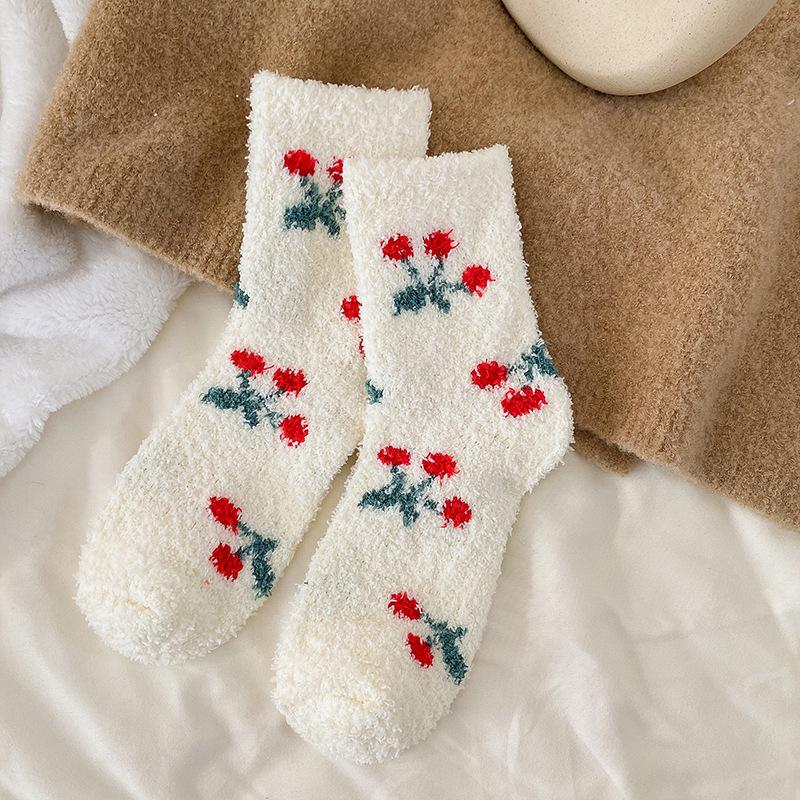 Women's Cute Coral Fleece Socks: Thickened Mid-Calf, Plus Velvet, Cozy Warm Autumn/Winter Sleep Socks