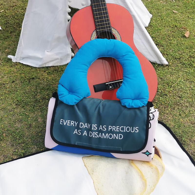 

Foldable Padded Picnic Mat with Handle 145 x 200 cm